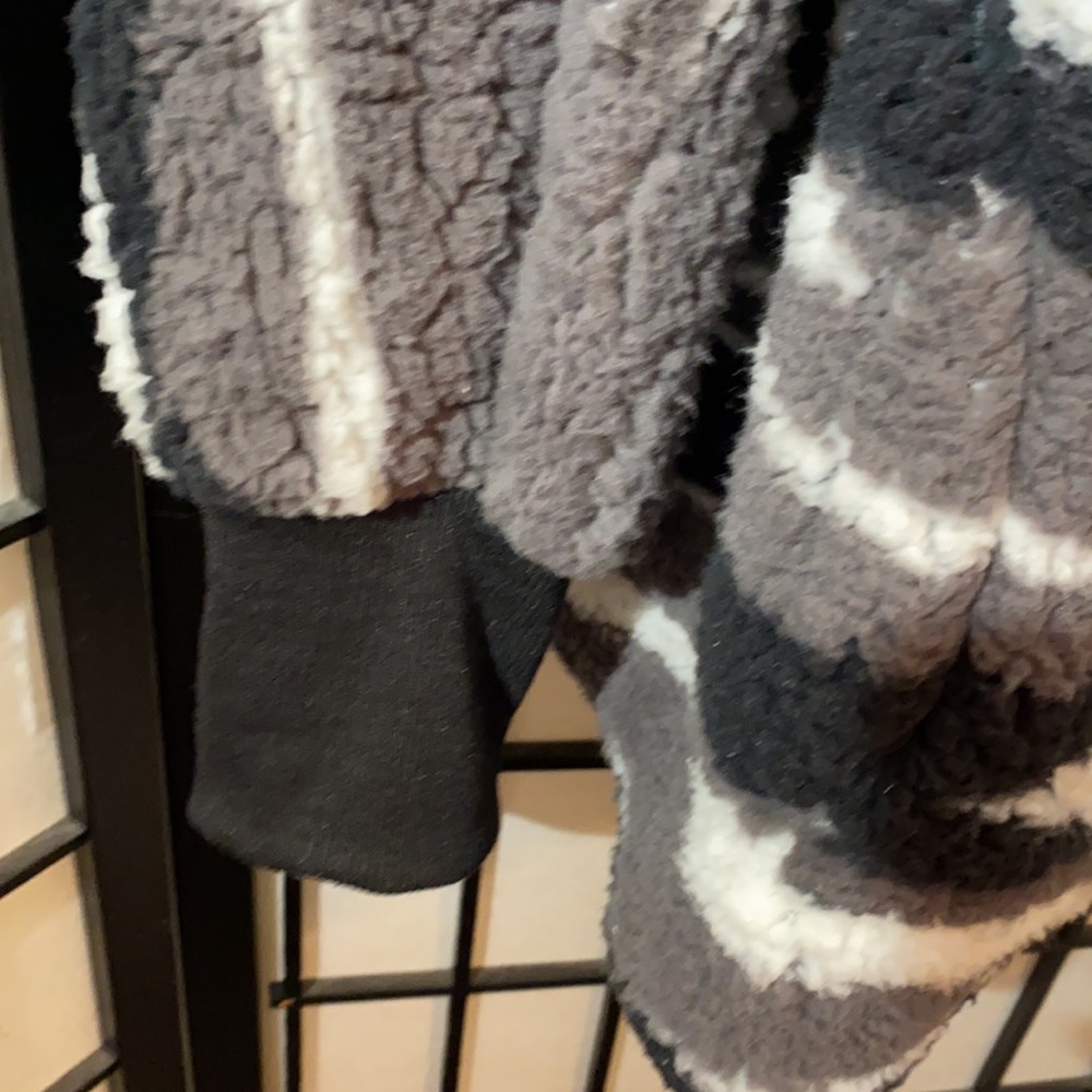 Lularoe Open Front Super Soft, Comfy & Warm Size L - image 3